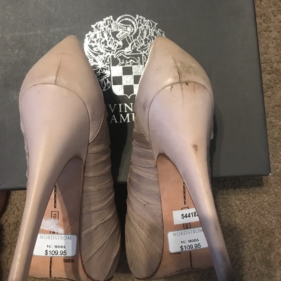 Vince Camuto heels - Picture 4 of 4